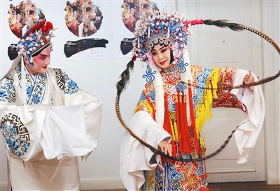 國光劇團「好戲101」七月登場，其中《百花公主》由黃宇琳（右）和溫宇航擔綱演出。