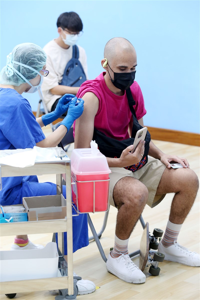 WHO贊助台灣高端疫苗哥倫比亞進行臨床試驗